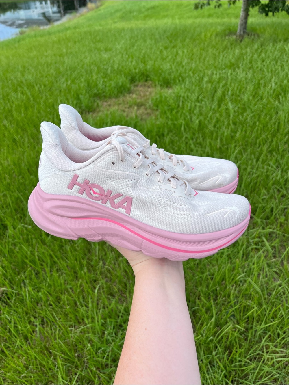 Like New Hoka Clifton 10 Womens Rose Pink Plush-Cushion Running Shoes Size 8.5B